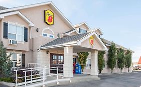 Super 8 By Wyndham Cochrane